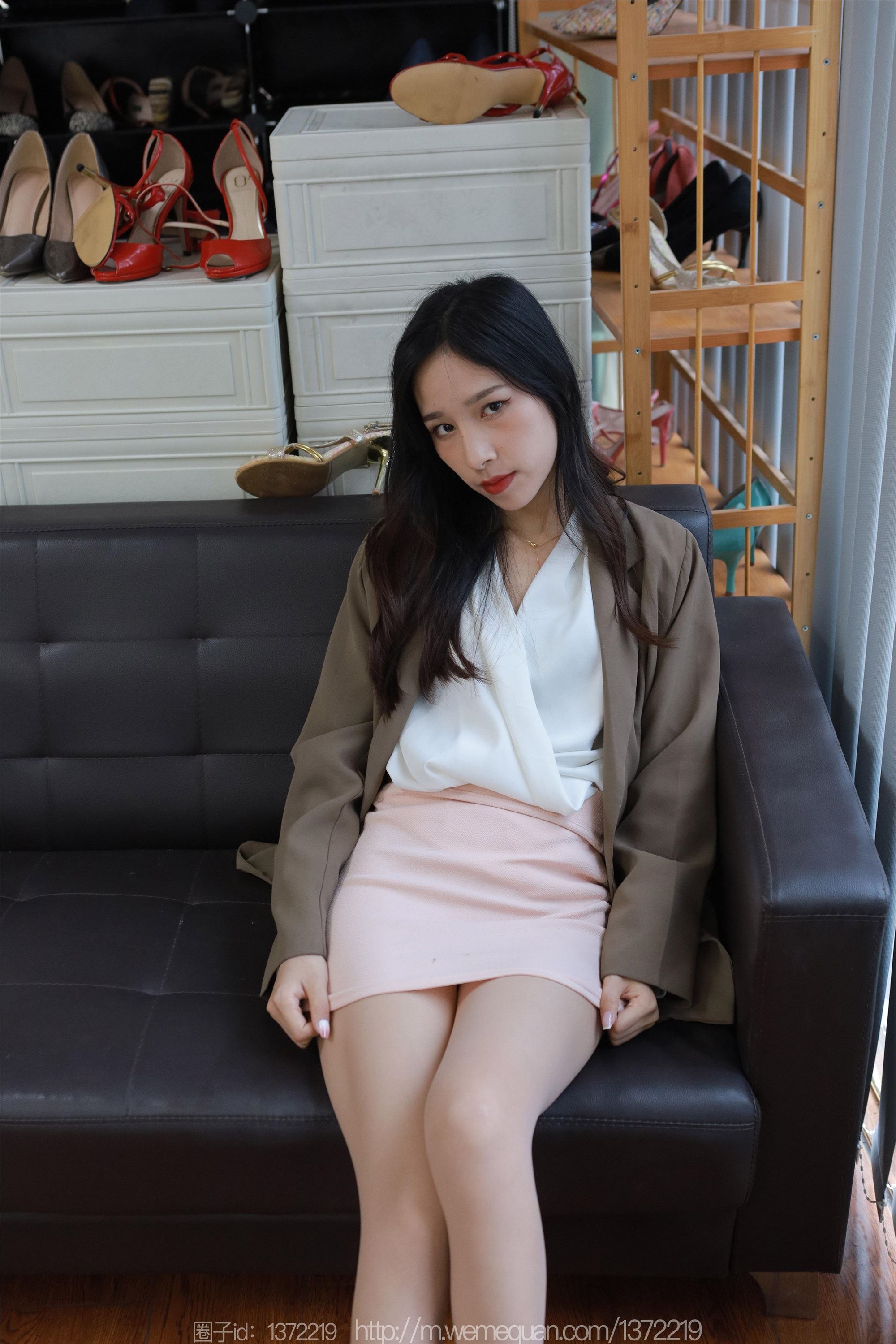 IESS异思趣向  2023.04.27 丝享家 1434 美子《橘色高跟肉丝》